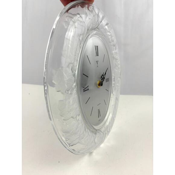 VTG Oval Crystal Clear Signatures Floral Rim Design Wall Clock Japaan Works - Picture 9 of 16